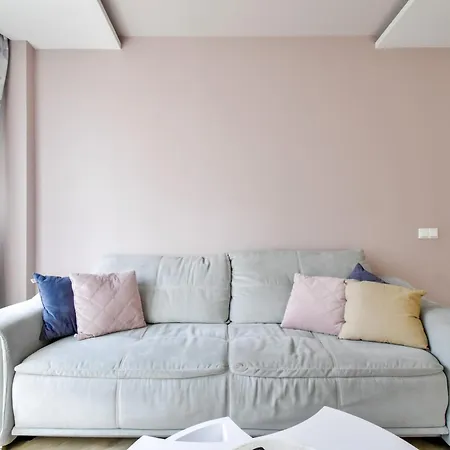 Bright 2bd With Balcony & Mountain View By Flat Mаnager Apartman *