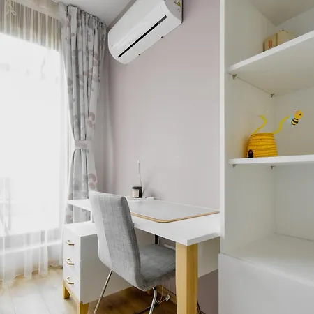Bright 2bd With Balcony & Mountain View By Flat Mаnager Apartman